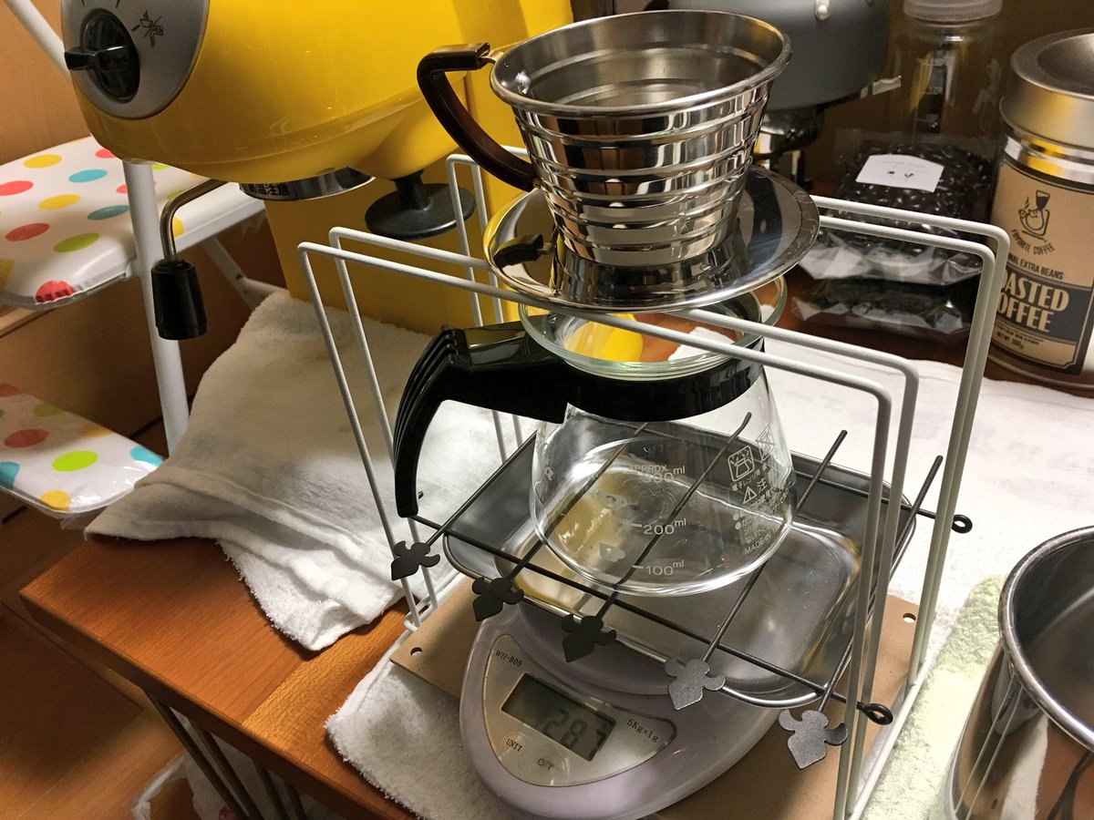 ほっとかふぇ セリアの ワイヤーふきんかけ ドリップスタンドになる説 今日はその続編です 同じくセリアで アイアンガーデンフェンスs と 角バット小 を組み合わせてトレーにできるんじゃないか えぇやん ドリッパーをどかす時にどうしても