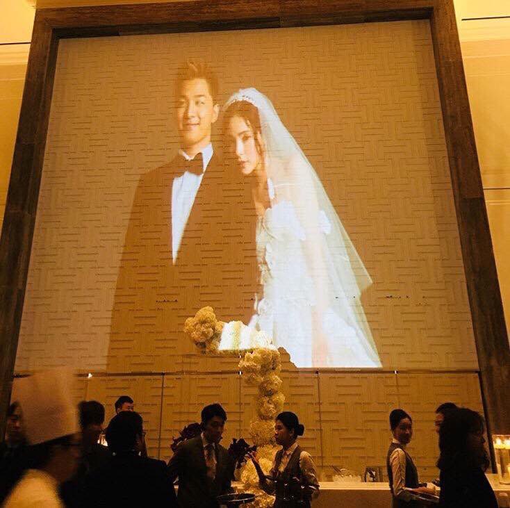 yb_boyfriend's tweet photo. EU SOU A VIP MAIS TRISTE DESSE IMAGINE ❤️❤️❤️❤️
Cuidem um do outro 
Não deixem brigas idiotas 
Youngbae não faça merda com a minha BB 
Eu amo um casal 
#DopeWeddingCongratz https://t.co/SB8wtUTWI2