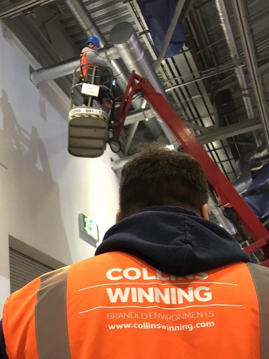 projectmanpaul's tweet photo. All looking up for @CollinsWinning @ExCeLLondon https://t.co/NryT21hDl1