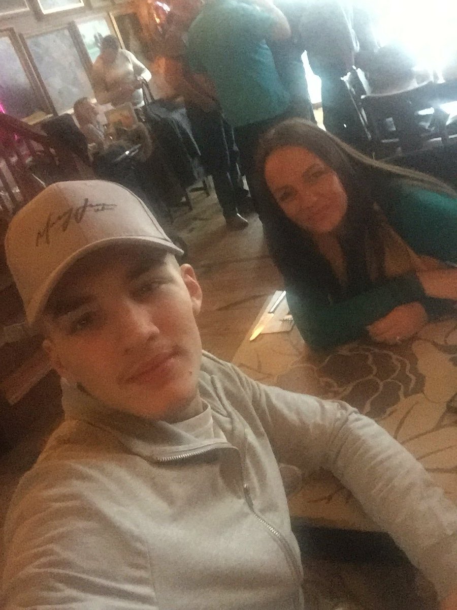 estherbarrett01's tweet photo. Lunch with this gorgeous human #middle child #treatingmother #renatolounge https://t.co/dmyIMVlGQX