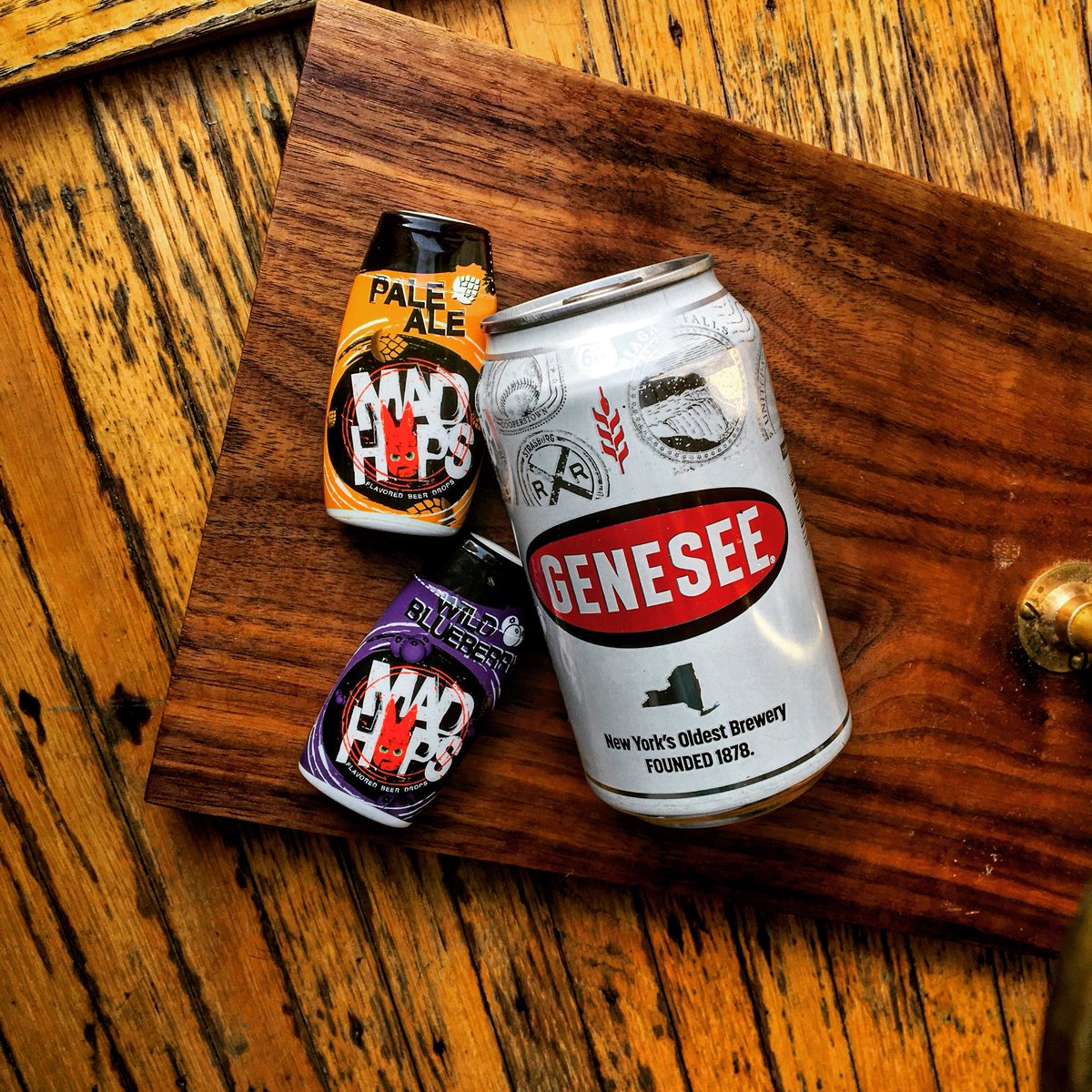 gomadhops's tweet photo. Mad Hops is a Super Bowl party essential! Let your friends enjoy their favorite craft beer flavors without the cost & calories! One squirt is only 5 calories...#winning! #GoMadHops #SuperBowl #SuperBowl2018 #Beer https://t.co/g7Mmz2AMqt