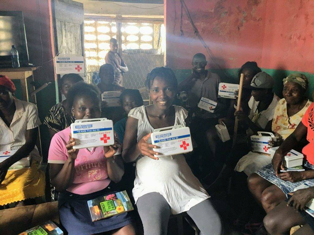 CareFirstAid's tweet image. 2017 mission trip to Haiti. Helping people with little or no access to basic first aid