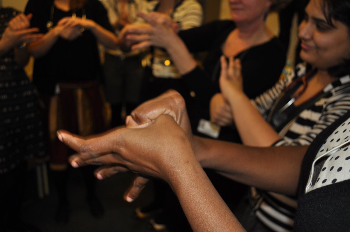 ArtfieldProject's tweet photo. ‘Flu is a bully’ observe @WandaTeall &amp; @BarebackMuseumx fighting back at their 'Gel Dancing With Open Systems' stall @TateExchange’s #CommunityMarket next Saturday 12-5pm @Tate Modern https://t.co/MkQDWvkVa8 @CCWGradSchool @goodhealth @uallgbtq @londonartnews @an_artnews https://t.co/jeBMaS924c