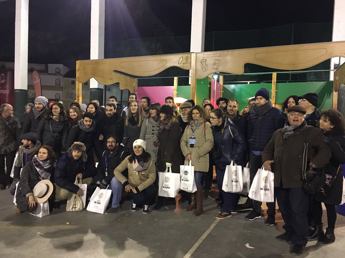 Foto de familia en #Cambil #SierraMágina de #AunahoraJaen que se convierten en “embajadores” de nuestro aove Gracias por visitarnos y volved pronto!! <a href="/aunahorade/">aunahorade</a>