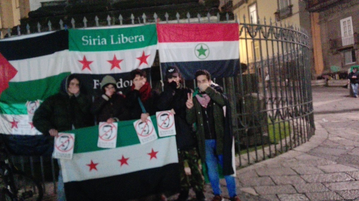 Zaad_SJF's tweet photo. #GhoutaIsBleeding #WithIdlib
Demonstration in#Naples #DoumaSoffucatinfg
@snhr @SCDrifdimashq
@RevolutionSyria @SyriaCivilDef https://t.co/KpFwQcDekR