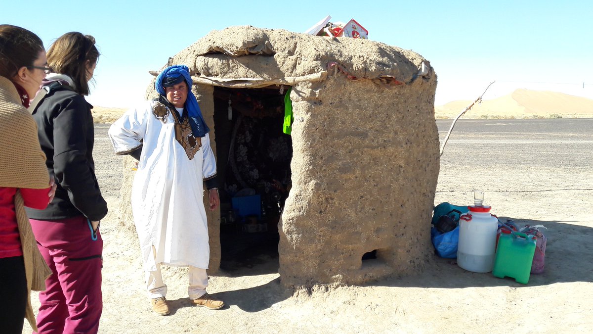 Estelaps85's tweet photo. @RutasaMarruecos Acerca a los #turistas a su gente para que también veamos como viven los #nomadas de la zona y ayudarlos

#RutasaMarruecos Approach tourists to see how nomads live and help them

#Marruecos #Turismo #4x4 #viajar #Travel https://t.co/6TTGnIXYSP