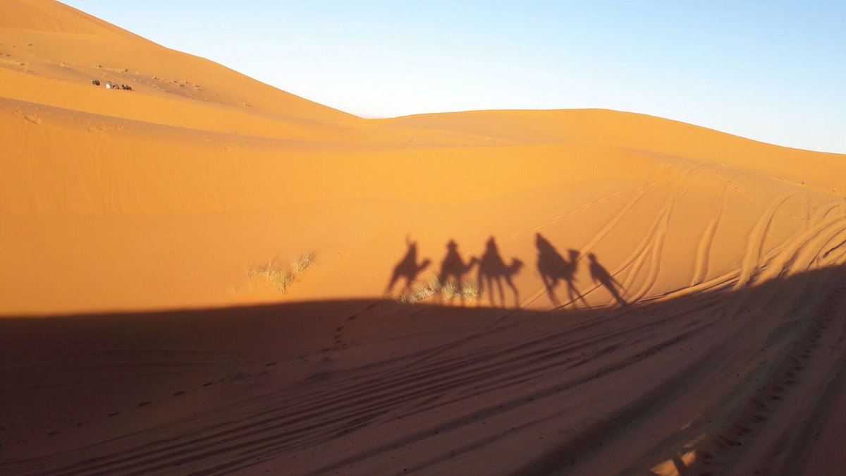 Estelaps85's tweet photo. Overnight in the middle of the desert, in a standard nomadic camp #desert
Noche en medio del #desierto, en un campamento nómada standard

#RutasaMarruecos ofrece categ. standard y de lujo
#RutasaMarruecos offers standard and Luxury category

#Marruecos #tour https://t.co/7UOvfNPZRb