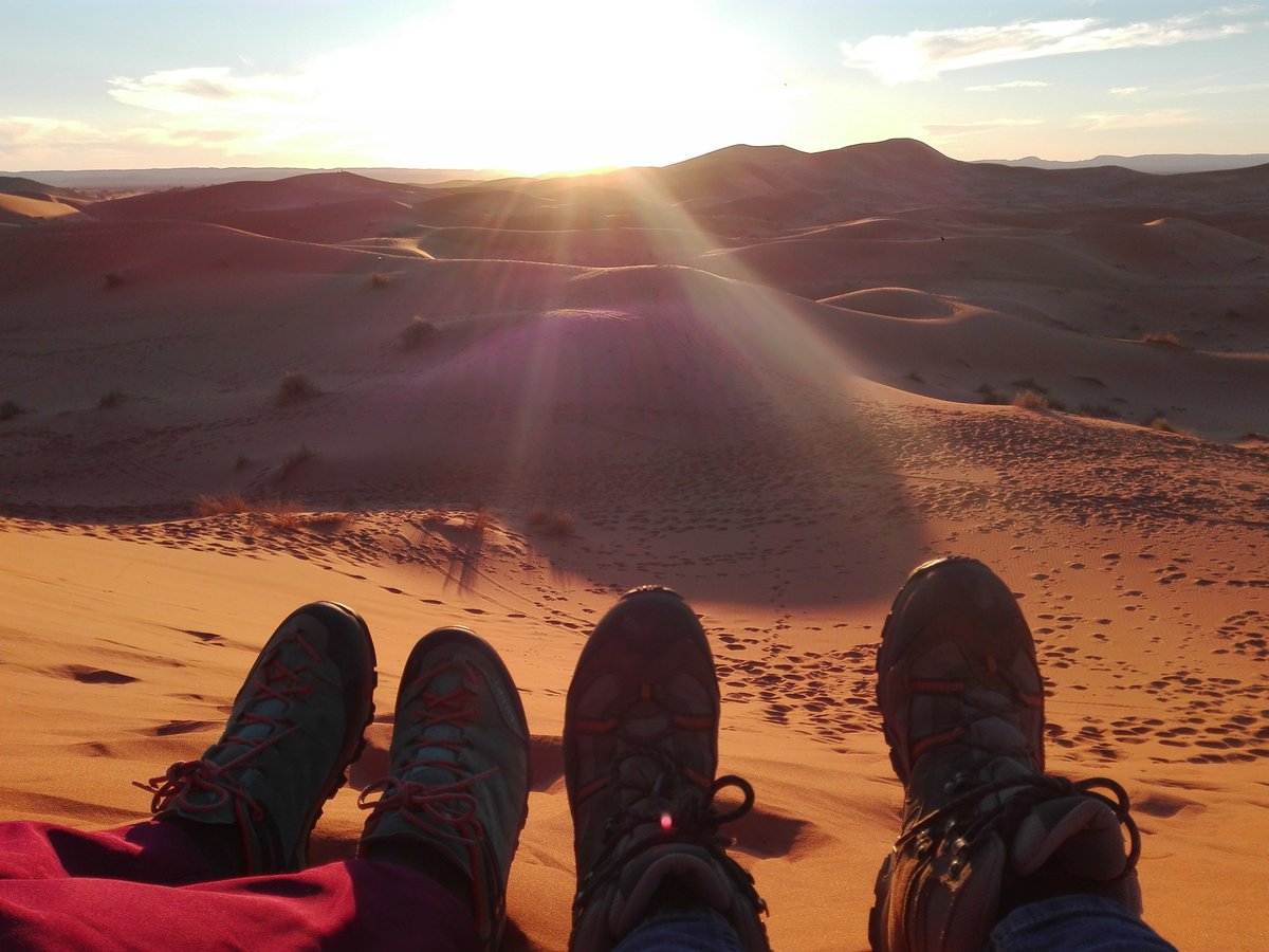 Estelaps85's tweet photo. Overnight in the middle of the desert, in a standard nomadic camp #desert
Noche en medio del #desierto, en un campamento nómada standard

#RutasaMarruecos ofrece categ. standard y de lujo
#RutasaMarruecos offers standard and Luxury category

#Marruecos #tour https://t.co/7UOvfNPZRb