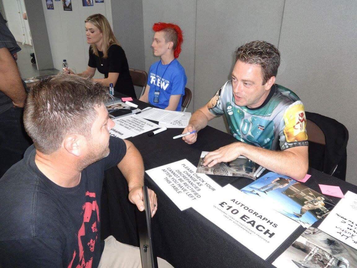 BobaFettANHSE's tweet photo. Memories of a great Comicon experience with my heroes, Jeremy and Alan.
#bobafett #lfcc2017 #comicon #starwars #ComicCon https://t.co/9kNqnuPODm