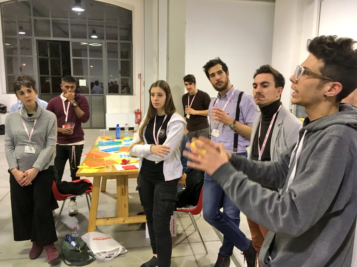 vdmdesign's tweet photo. Con gli amici di @ActionAidItalia non ci si annoia mai! Una giornata di codesign e #designthinking a Milano con giovani intraprendenti e attori del territorio #NEETs. @milanogiovani #MiGenerationLab https://t.co/oj3Mx1FShw