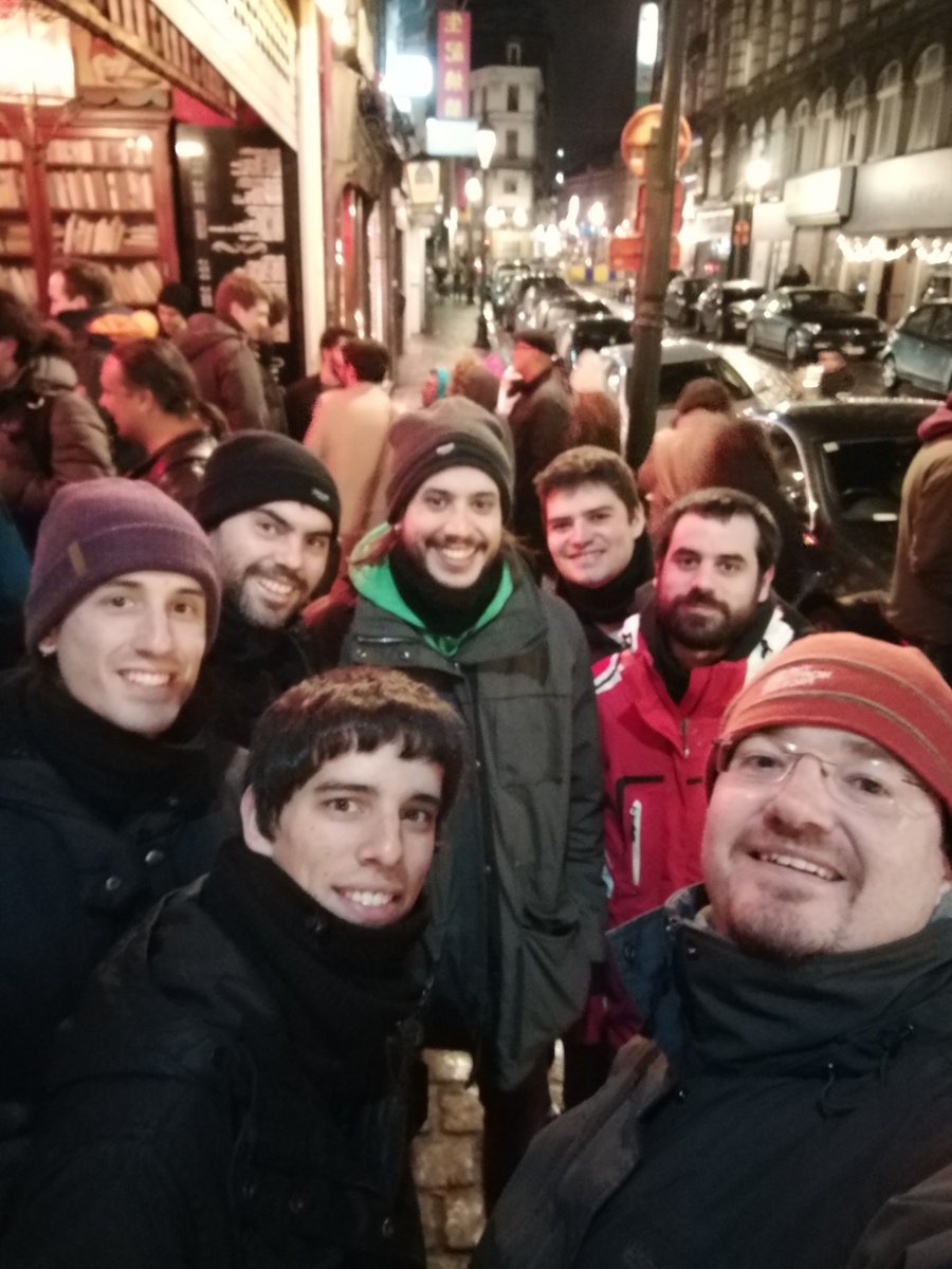 david_acacio's tweet image. Que ilusión coincidir con los compañeros de @capside en la #FOSDEM2018. #Capsiderocks