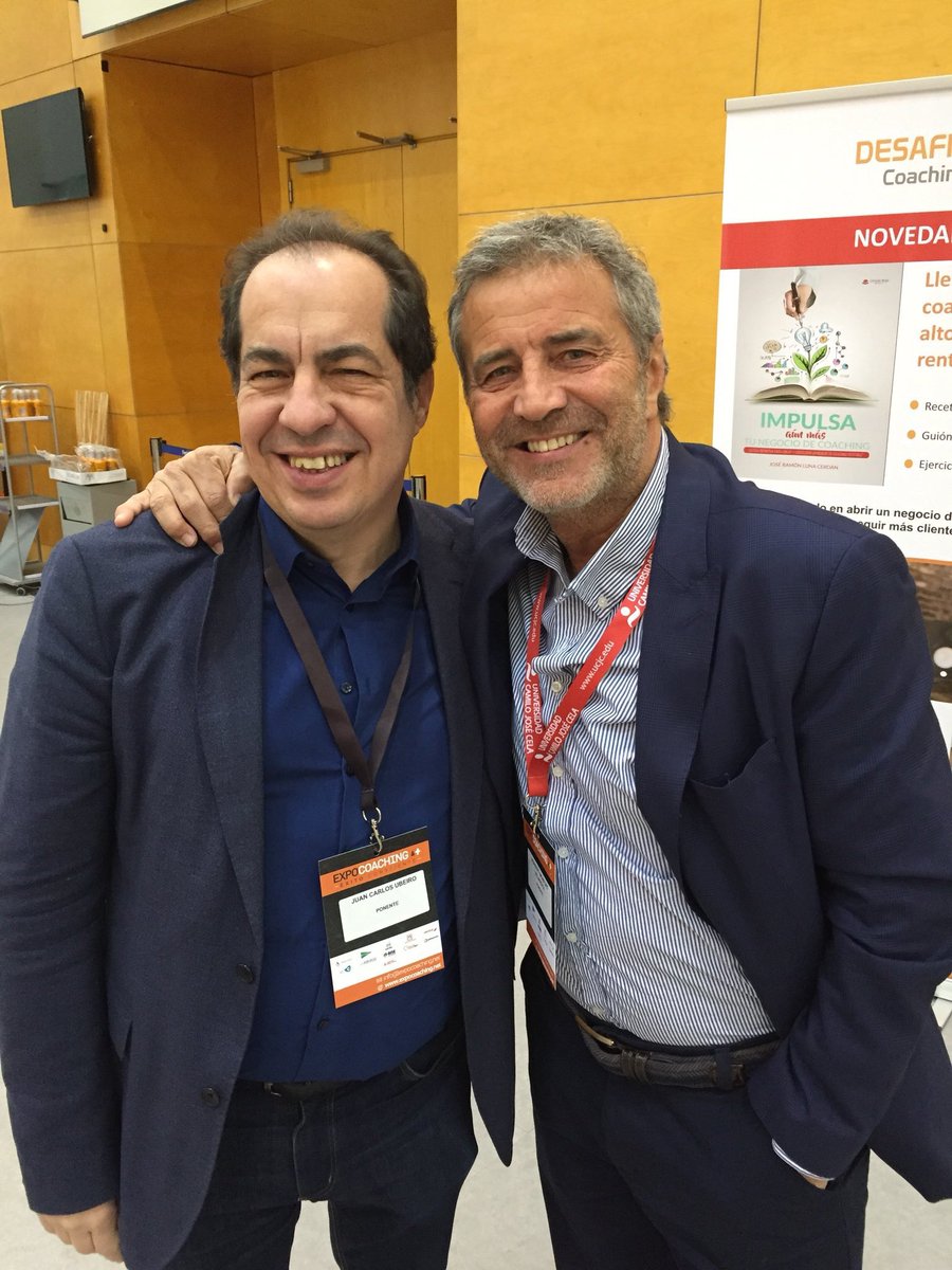 MonfortNorbert's tweet photo. Compartiendo experiencias entre escritores con @juancarcubeiro #proximaparada #ambientmanagement #Expocoaching2018 https://t.co/LfCTfxZvBh