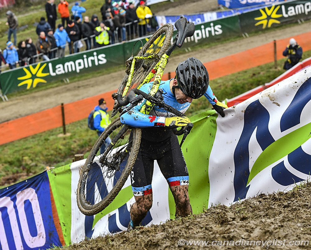 Canada's Junior Men at  #Limburg2018
19 Tyler Clark 
29 Conor Martin 
44 Dylan Kerr 
62 Paul Mysko

canadiancyclist.com/dailynews.php?…