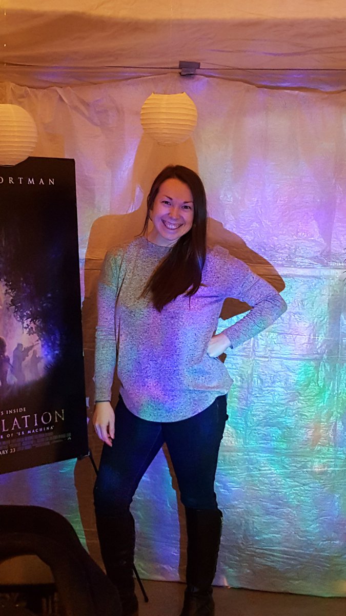 ellarosalita's tweet photo. Loving comic con today in STL #WhatInside #Annihilation https://t.co/UX2PRrL1tm