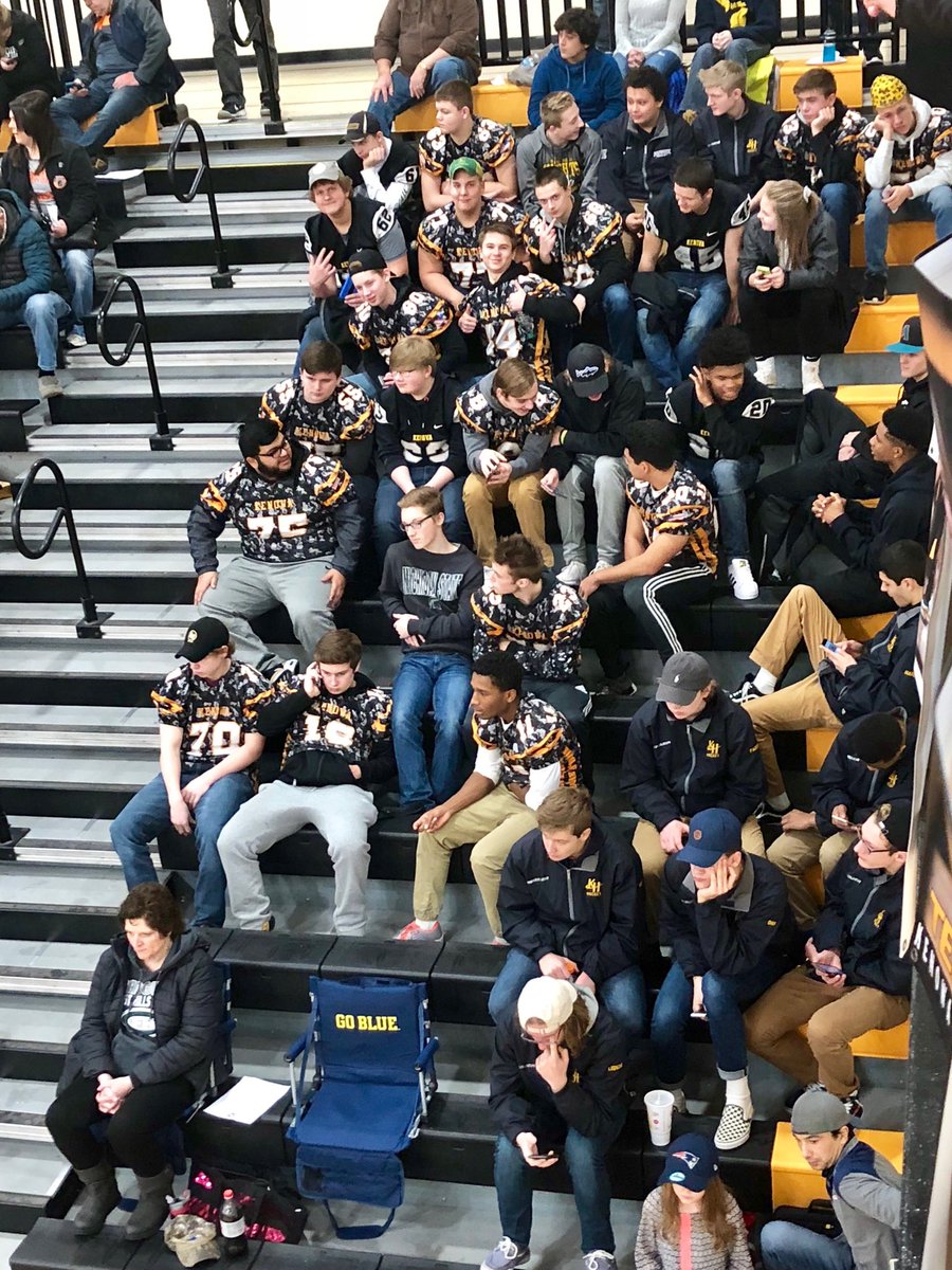 khpssuper's tweet photo. Great to see @KenowaHillsFB, @KHBBALL &amp; @KHpuck cheering on @KHcheer at @KenowaHills Competitive Cheer Invite! #KnightPride https://t.co/gPxi8Uarvl