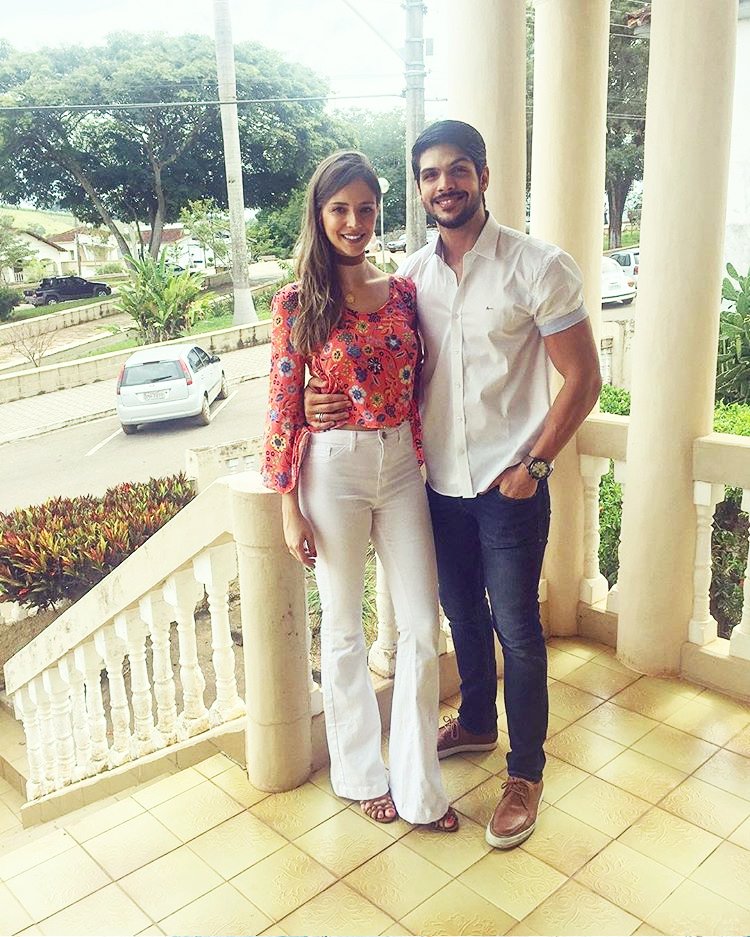 chamelt0car's tweet photo. sou mais eles juntos do que JELU #BBB18 https://t.co/FKU9vrBJuU