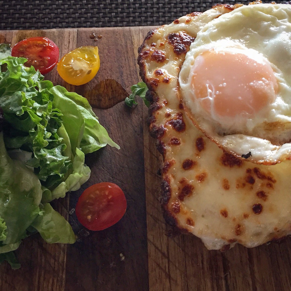 LucyLara_Art's tweet photo. Un sándwich ligerito para arrancar el día 😬🥪🍳🥗 #saturday #puente #amazingfood #healthybreakfast #abittoomuch https://t.co/80fJTmnxvS