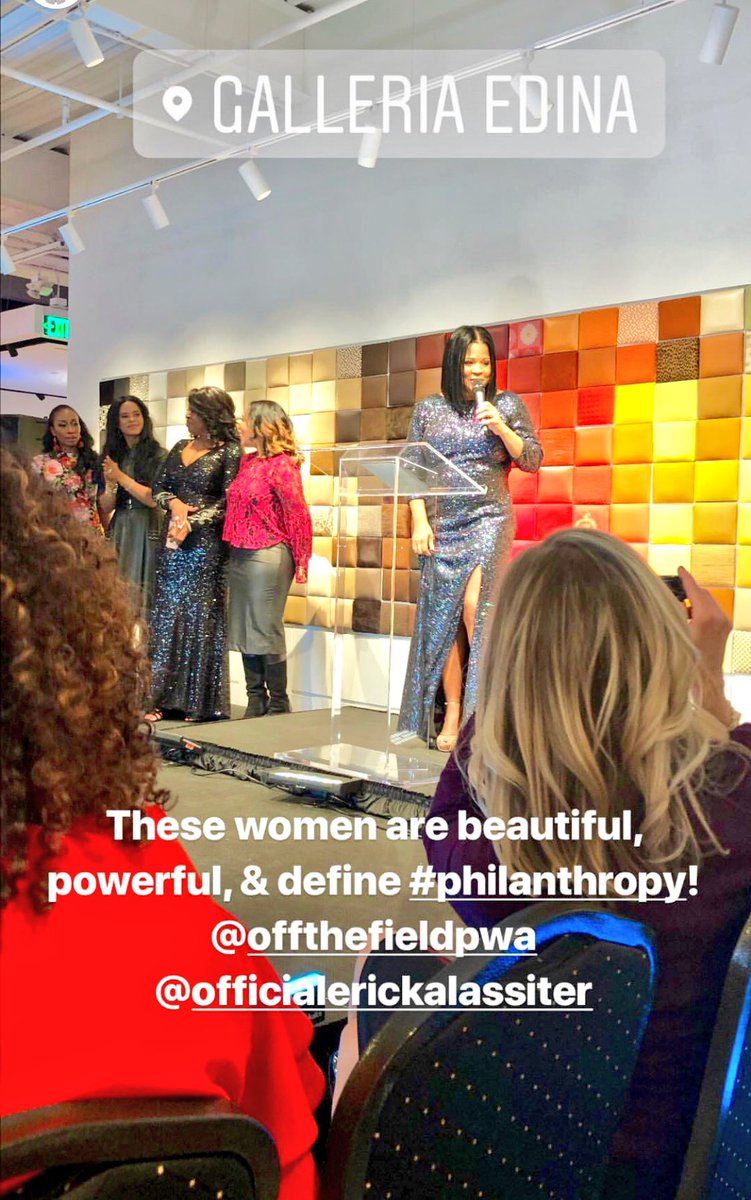 OffTheFieldNFLW's tweet photo. Kudos Pres. Ericka Lassiter & Off The Field PWA for another sold out & successful event! (Photo cred: @missyscherber) #nflwivesfashionshow #offthefieldpwa #OTFSB52 #SBLII #superbowl52 #otffashionfete52 #philadelphiaeagles
#newenglandpatriots #womenwithpurpose #makingadifference https://t.co/PlBPkWUMSv