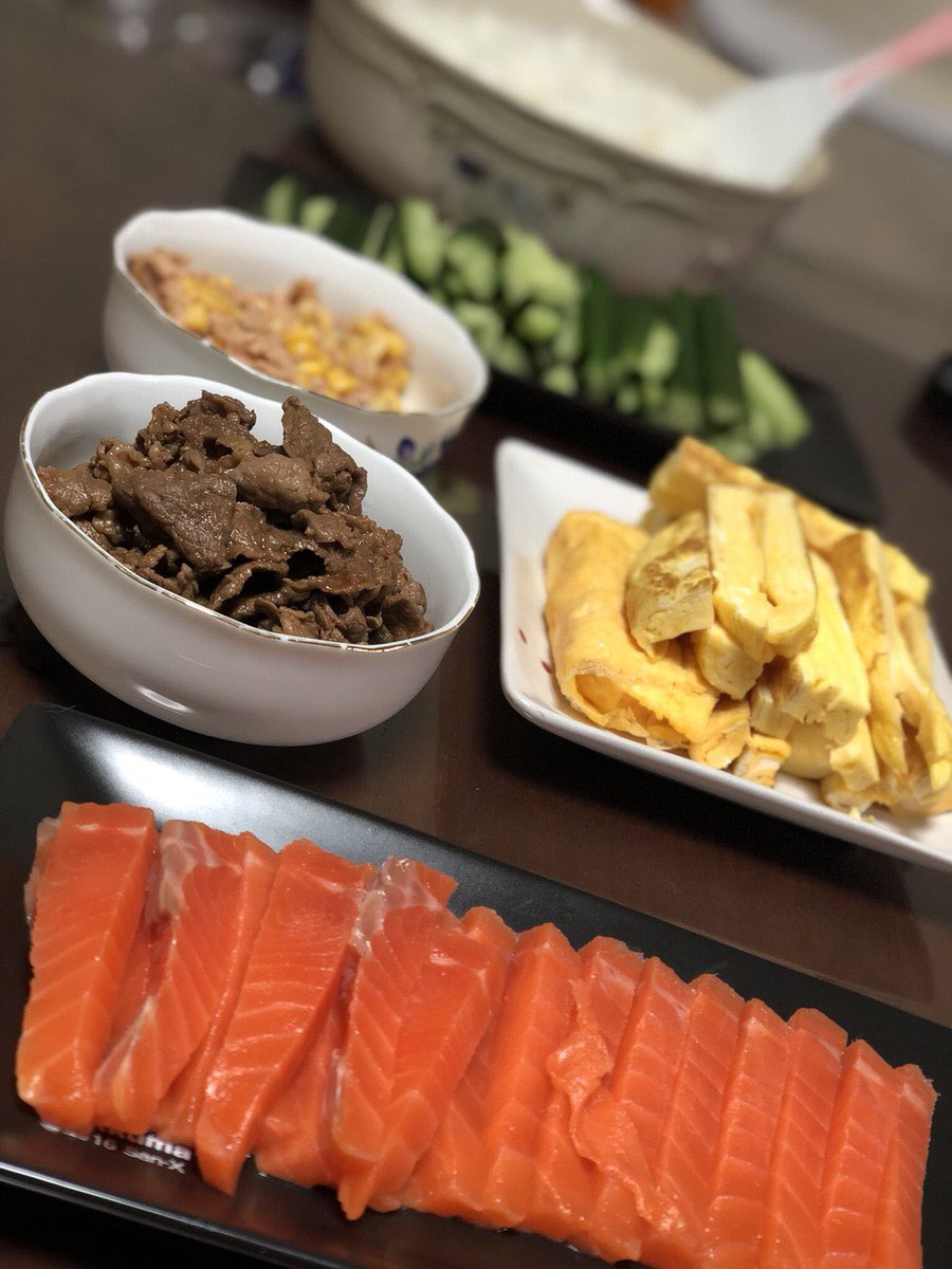 mami_10830's tweet photo. 最近自炊多め👍🏾♥️
麻海が作ったもの何でも"美味しい美味しい😋"って食べてくれるmaa!!ありがとぅ♥️そんなに喜んでくれたらこっちもやる気になるわなって話🤚🏾
誰かの為に作るってえぇな🌹🖤🌹
まぁ、不味いとかほざいた日には2度と御飯作らんけどな😒 https://t.co/VUO5xhGvi8