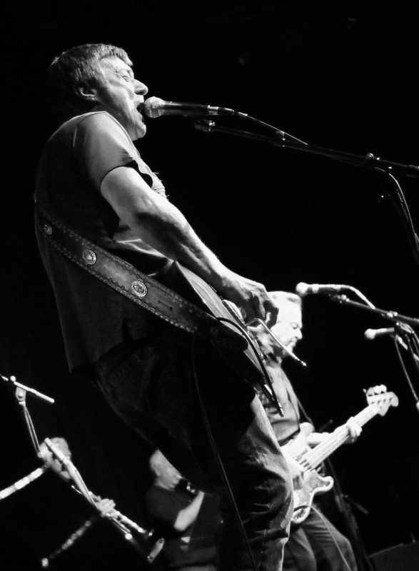 BelgradeTheatre's tweet image. Hurry! If you're free tonight there's still chance to catch @KastOffKinks on our Main Stage at 7.30pm. Don't miss this chance to see former Kinks band members perform together, including original drummer Mick Avory: belgrade.co.uk/event/kast-off…