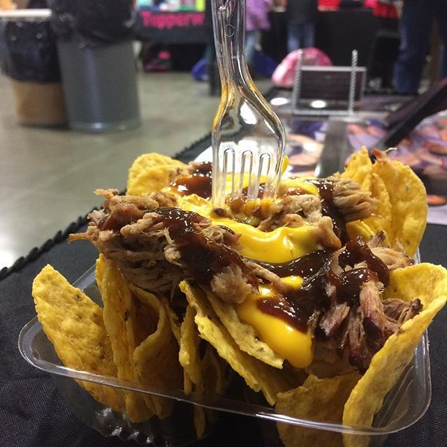 DustinGessel's tweet photo. May be the best decision I’ve made in a while #porknachos #archerytournament https://t.co/OV5OmbzqgN https://t.co/khjJN0rKiz