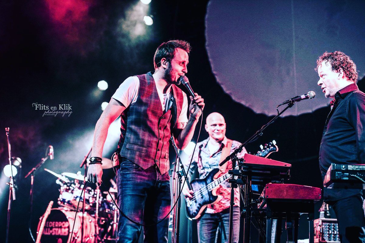 biancadijck's tweet photo. @NederpopAllStar great premiere @royalpromotions #NederpopAllStars #photographer #photooftheday #photographylover #nederpop https://t.co/m6bR25uF6B