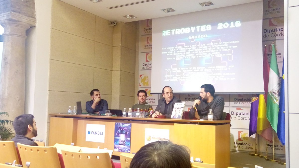 BillaresManco's tweet photo. Prensa Retro en #retrobytes2018 con @faserranoacosta @nachoMoL @enriquegper y @QuinoWan pokes, demos y portadas míticas. https://t.co/eTxzYZ32u6