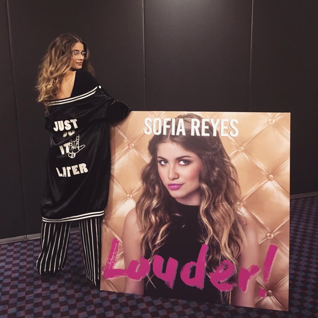 softcurrnts's tweet photo. UN AÑO DE ESTA JOYA #1YearOfLouder https://t.co/f45pplzdoi