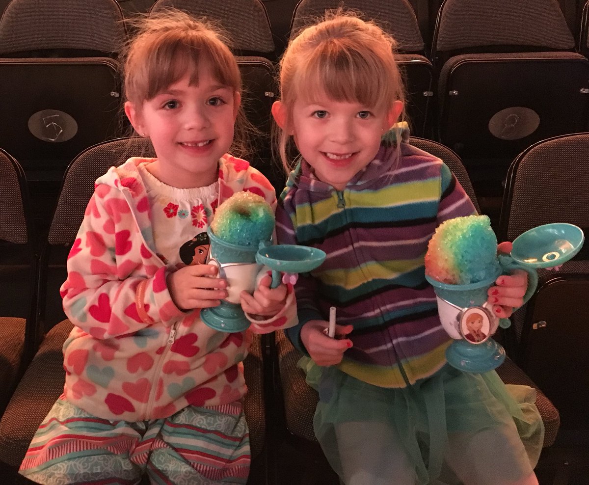 AmyTeders18's tweet photo. #disneyonice #dreambig https://t.co/yULwdMzrY0
