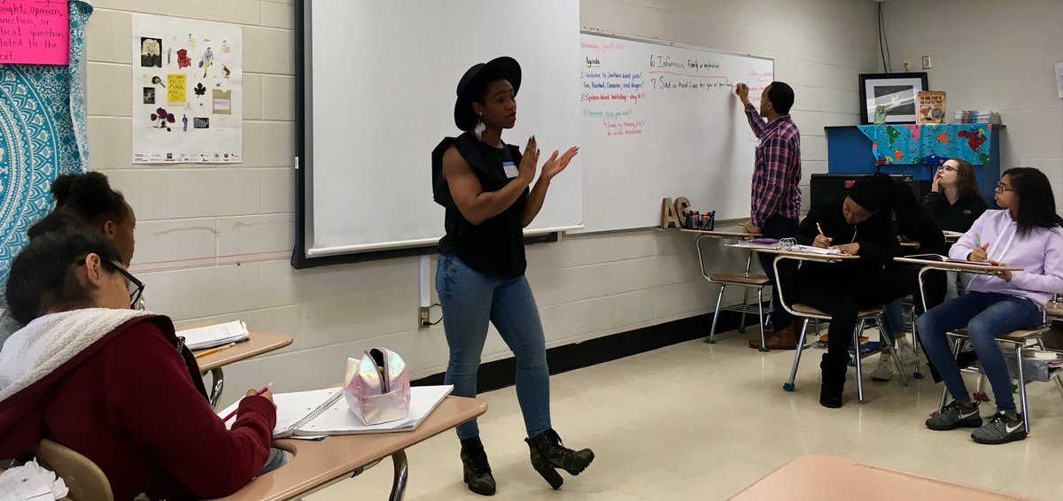 MsAtotheG's tweet photo. Thank you @SouthernWord for a wonderful poetry residency @ZooSchoolMNPS! @MrMisterHunt @drlewisCROFT https://t.co/6L9LQXsUAV