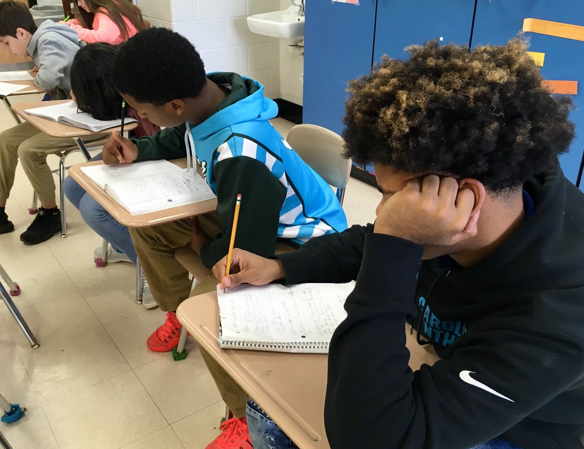 MsAtotheG's tweet photo. Thank you @SouthernWord for a wonderful poetry residency @ZooSchoolMNPS! @MrMisterHunt @drlewisCROFT https://t.co/6L9LQXsUAV