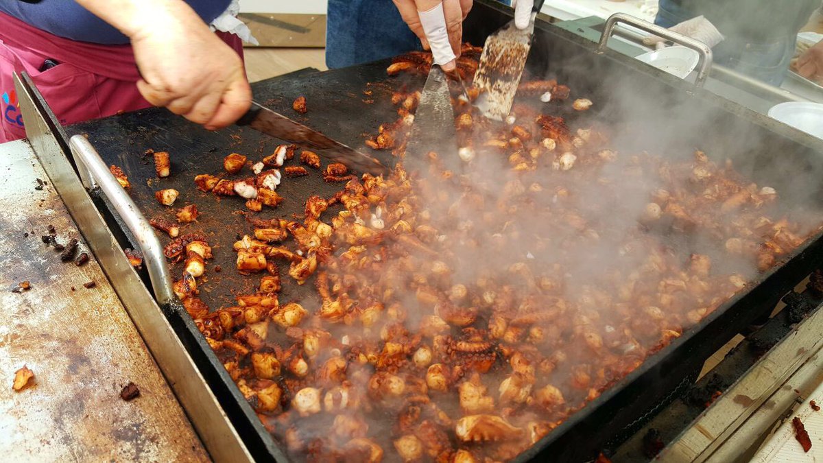 NoeliaArroyoHer's tweet photo. Ambiente festero 🔝en la #pulpada de #GuerrerosDeUxama con amigos de @CyR_Cartagena en un año tan especial como es el de su declaración turística internacional. Nuestras tradiciones se mantienen vivas todos los días. Enhorabuena por la excelente organización! https://t.co/jcrQMHzZwB