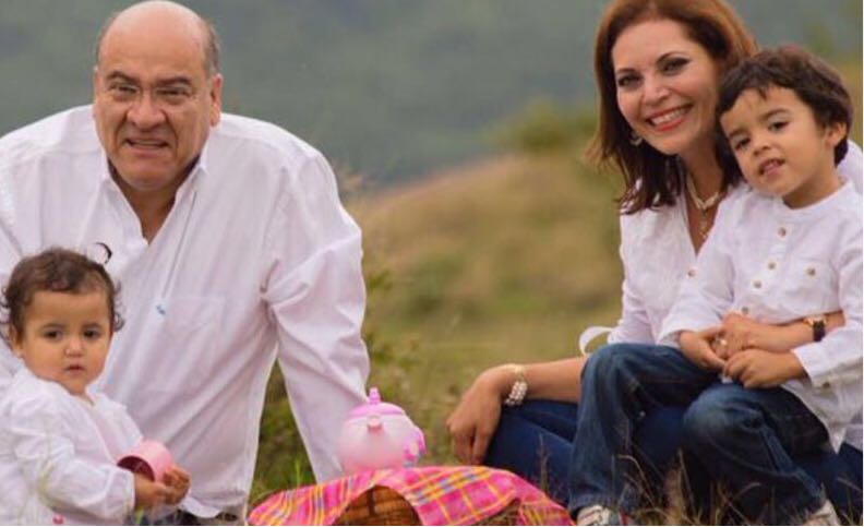 ACOaxaca's tweet photo. Enviamos un abrazo fuerte a nuestra presidenta @VeroQuevedodeV por su cumpleaños. ¡¡Muchas felicidades!! https://t.co/apzvmtLjEG