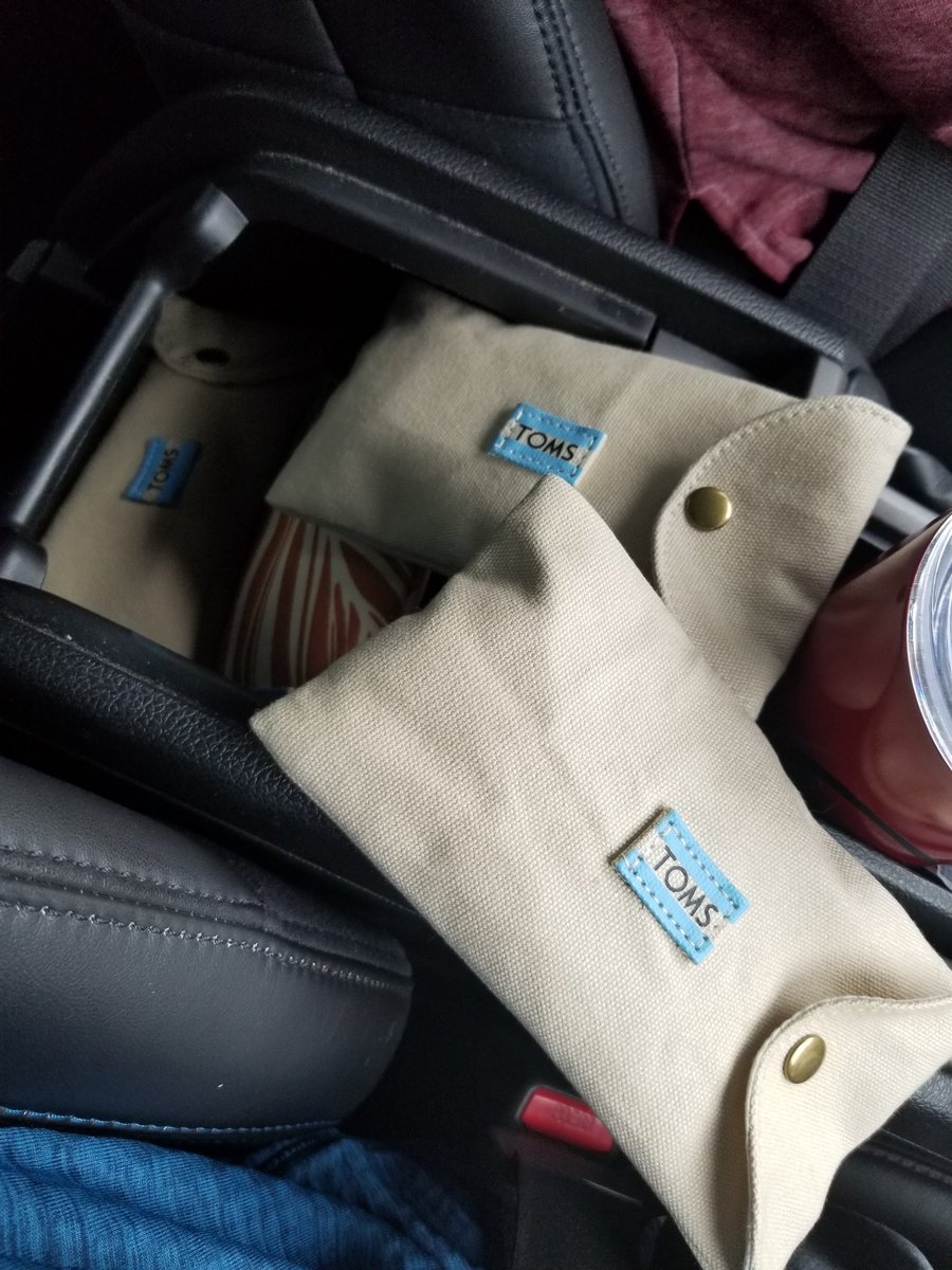 RyanVNoonan's tweet photo. Opened my girlfriend's car console...@TOMS
Me: "what in the world..."
Her: bursts out laughing 
#Sunglasses https://t.co/FT7GUqRezt