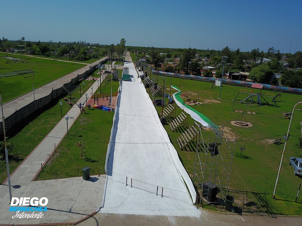 munideplaza's tweet photo. Corsodromo preparado para una nueva noche de brillo y esplendor de nuestras hermosas comparsas: #Bahia #Aramba #AraZunu. https://t.co/qPqSbeOhpZ
