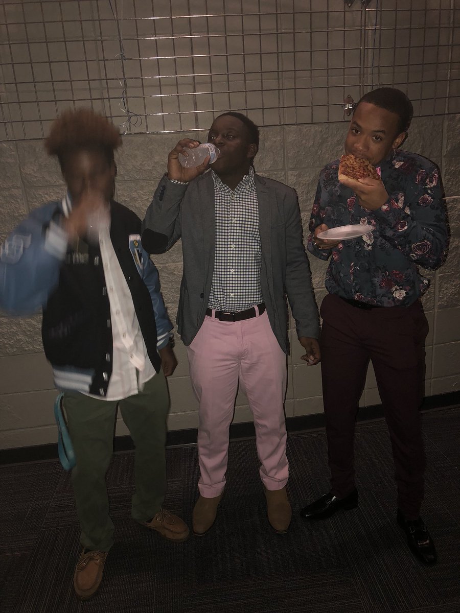 _kdxt_'s tweet photo. Happy birthday to the brother who’s blood with different parents @__arejay https://t.co/Ekt2yPz1fv