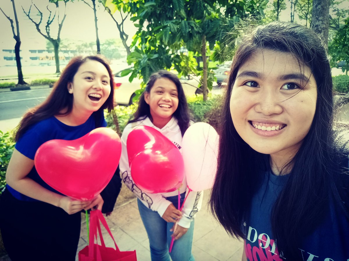 MissElle_Lee's tweet photo. Yesterday with Daddy O 💖💖💖 #YouthJam #Youareloved #Graceupongrace #YouthMinistryRevamped https://t.co/zTP1ImQf5Q