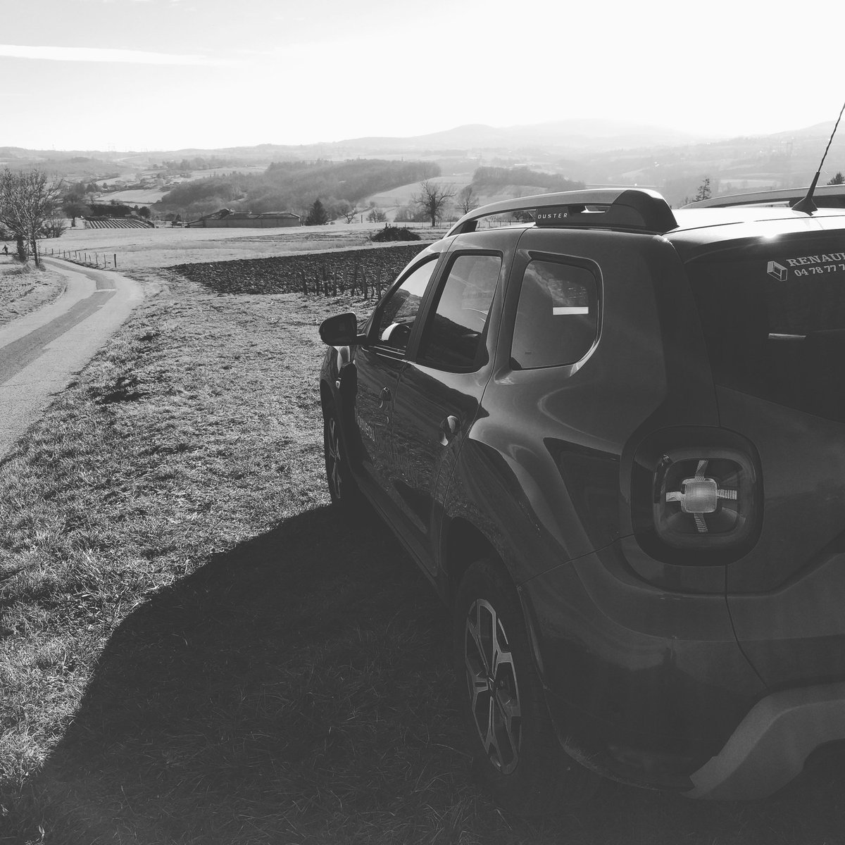 TautoUno's tweet photo. Plus que quelques jours avant l'essai acrobatique du nouveau #Dacia #Duster 😬 !!!
En attendant, la présentation a dépassé les 5000 vues, merci !
https://t.co/uJibSOXdVG
#endacia #DaciaDuster #4x4
#lesessaisautodetauto https://t.co/IBWwCYATeF