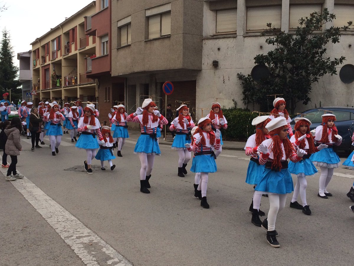 vinasxifra's tweet photo. Carnestoltes a @ViladeSalt un any més gràcies a la @cfestessalt i a totes les entitats i associacions que hi heu participat https://t.co/0dclbQe2mQ