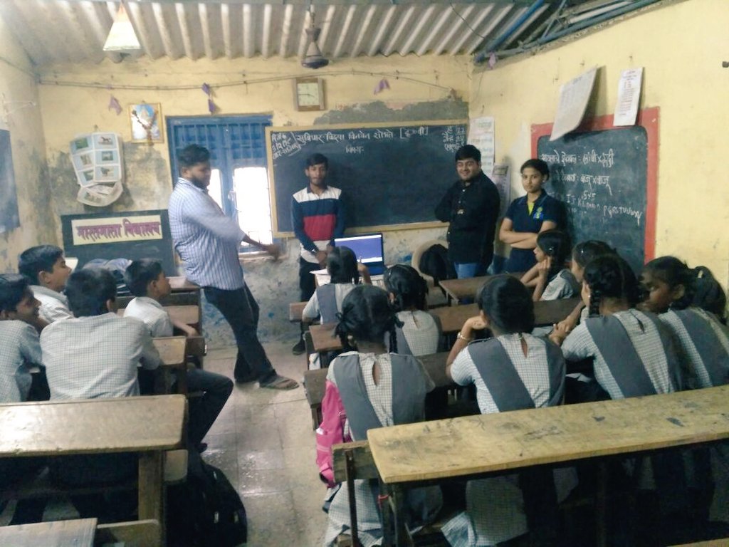 BhagyaNirphara3's tweet photo. #Shiksha_session_of_zone_3_school
#Phase_2
#Todays_Topic_is_Financial_Literacy_part_1
#Good_Work_Ambassador
#Rotaract_50
#Ekatra3142 https://t.co/jJSF8IEnXn