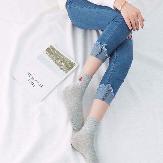 Odette Cartoon || Découvrez la Odette Cartoon, un classique, disponible sur notre site 😍 (lien dans notre bio) #socks #girl #fashion #c...