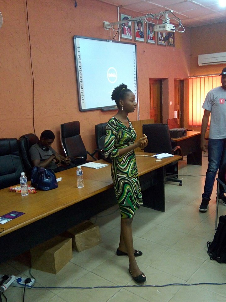 forloopAfrica's tweet photo. Today @ #forloopunilaghackoka #womenintech #Pitch USSD Translator 🔥🔥 https://t.co/xnpVWfjJ14