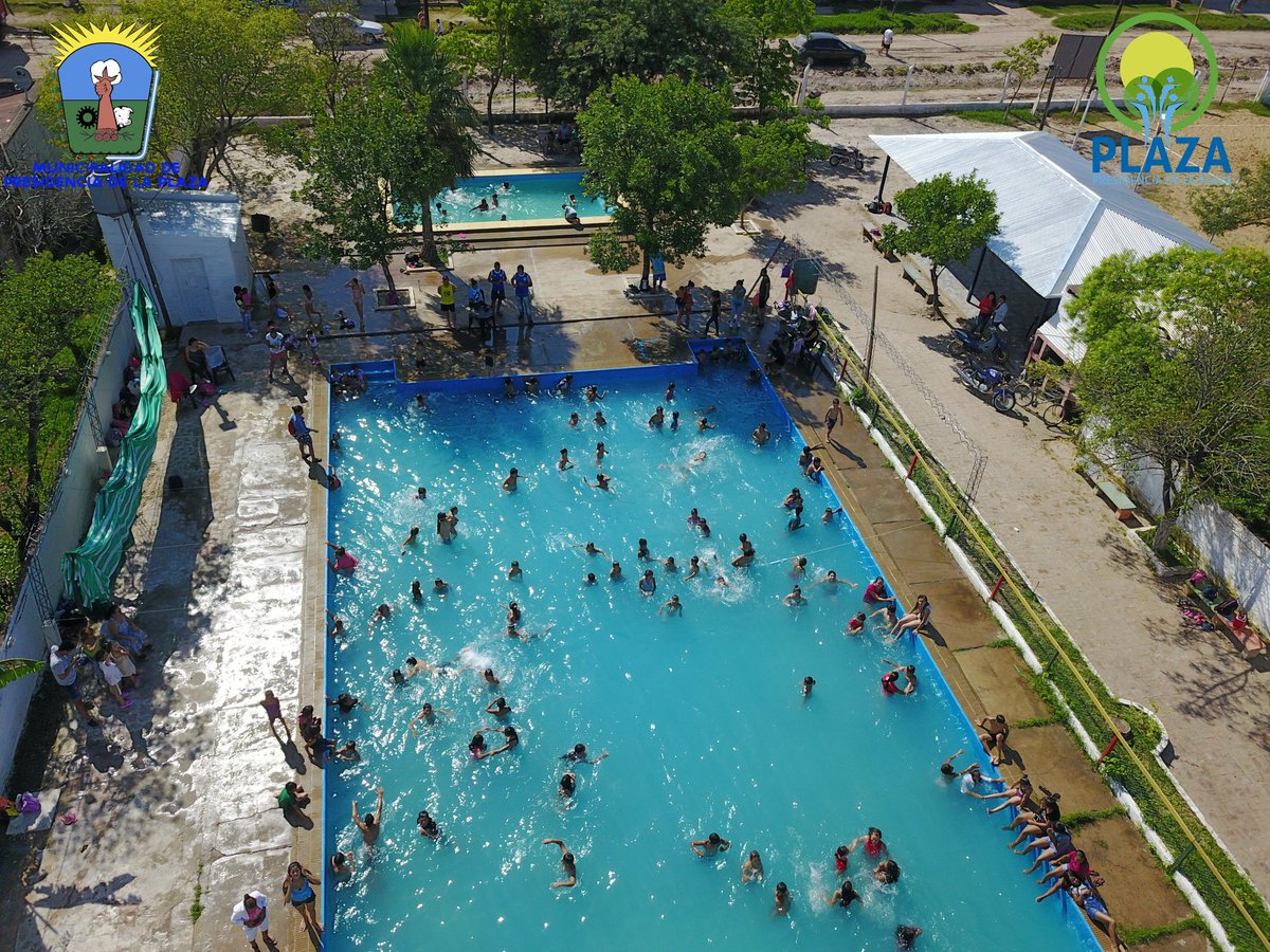 chacoenlinearad's tweet image. #MuniDePlaza NIÑOS FELICES
#COMPLEJOAQUA 
Mas de 100chicos disfrutaron de una mañana espectacular en el Natatorio Complejo Aqua.
Dentro de las act. que tiene el Área de Deporte en la colonia de vacaciones, esta es una de ellas,  incluir a todos los chicos de los dif barrios
