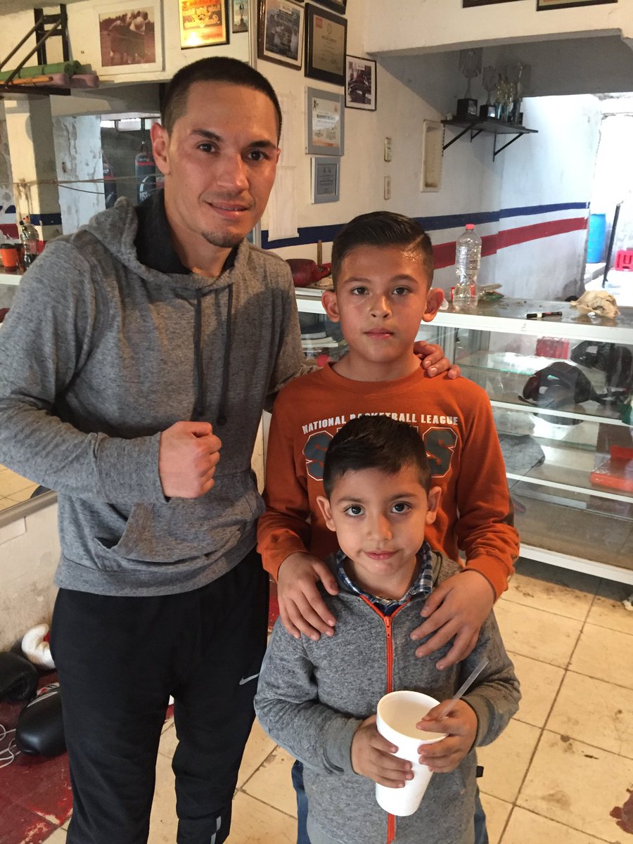 Después de un gran día de preparación <a href="/GalloEstradaOfi/">Gallo Estrada</a> tuvo una gran visita gracias por ser un motivo de admiración para mis hijos estamos contigo <a href="/GTellaeche/">Guillermina Bringas Tellaeche</a> <a href="/rommelvalois/">AverageLeftyGolfer</a> <a href="/Jcchavez115/">Julio César Chávez</a> <a href="/visitapenasco/">Puerto Peñasco</a> <a href="/RENE_RP/">RENÉ ROMERO PIZAÑA</a> <a href="/LeyvaMartin/">Martin Baldenegro</a> <a href="/LyssLuna73/">ErikaLuna</a> <a href="/GuilleVillaesc/">Guillermina Villaesc</a>