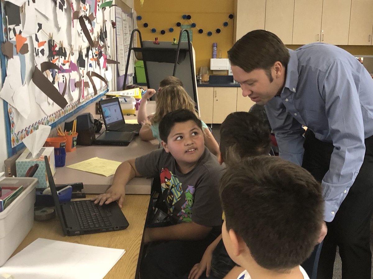 davidmiyashiro's tweet photo. @jkwright @EdHidalgoSD @eddywhere @RiosRoadRunners @CajonValleyUSD @cffsd Deep Dive into the World of Work w @jkwright @cffsd at @RiosRoadRunners America’s First #ComputerScienceMagnetSchool @CajonValleyUSD https://t.co/lOa99LfHk1
