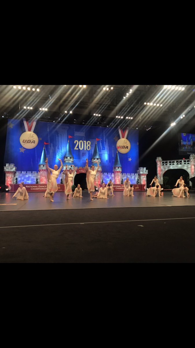 UDAnews's tweet photo. These amazing teams are kicking off the Medium Jazz division here in the HP Fieldhouse at #UDAnationals! ✨ https://t.co/Og9rlz8odt