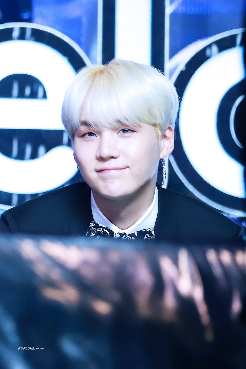 NONSUGA_39's tweet photo. 171202 멜론 MMA
#방탄소년단 #SUGA #슈가 #윤기  #iHeartAwards #BestFanArmy #BTSARMY https://t.co/qC03kKySvu