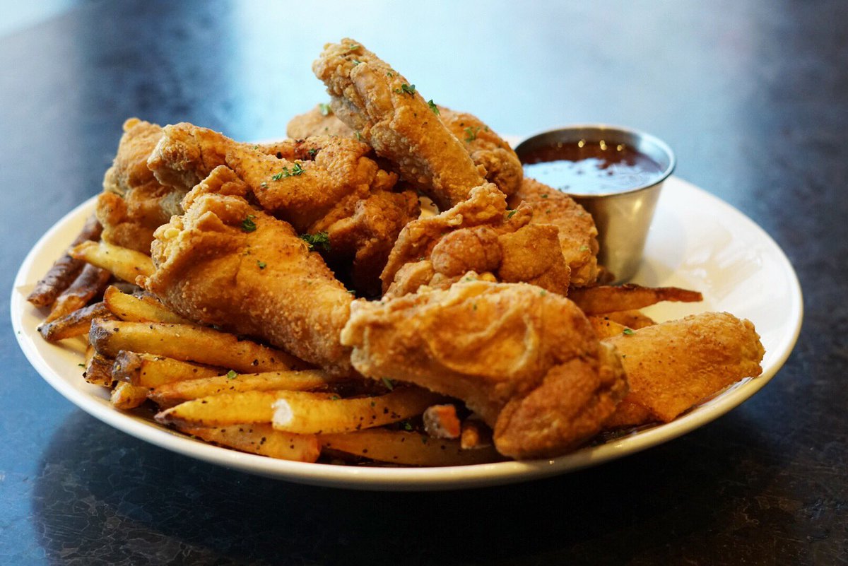 On Super Bowl Sunday DMK Burger Bar Lakeview will be offering a delivery special through DoorDash! 5 piece fried chicken with choice of fries and side of sriracha honey for $9 and/or 10 piece fried chicken with choice of fries and side of sriracha honey for $16. GAME ON. 🏈