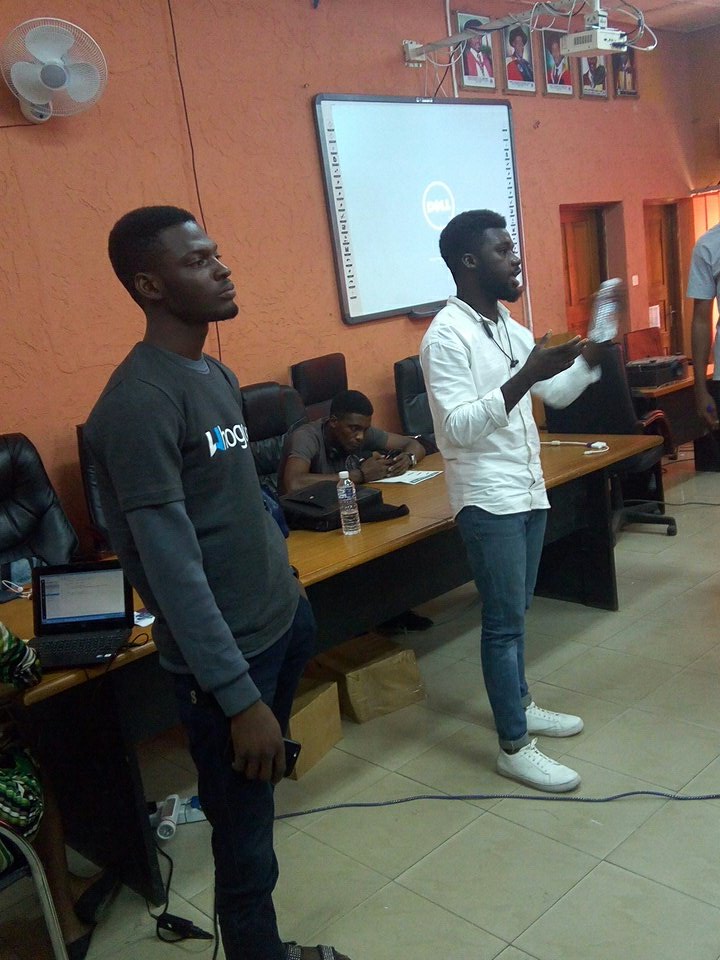 forloopAfrica's tweet photo. #forLoopUnilagHackoka https://t.co/U8r4oEIq15