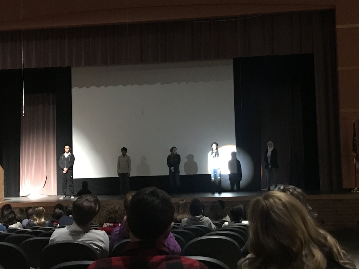 jdsrivastava's tweet photo. Presentation of a poem written by OLHS student Noor Unis on beauty. #onecomm18 @OLSD_Diversity https://t.co/viCr99tEm5